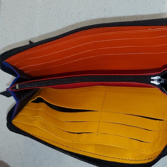 CARLOS FALCHI shiny patent leather wallet - Picture 5 of 10